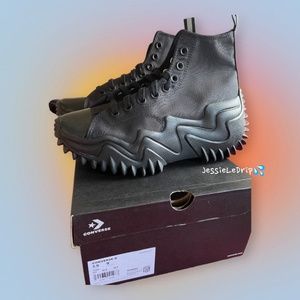 Triple black run star motion